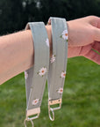 Wristlet Keychain | Sage Green Daisy - Trendy Fox Studio